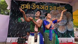 'প্রকৃতির বন্ধু হওয়ার’ বার্তা নিয়ে শহীদ মিনারে বর্ষা উৎসব