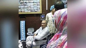 সিপিবি নেতা মুজাহিদুল ইসলাম সেলিম বারডেমে ভর্তি