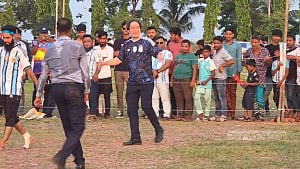 একদিন বিশ্বকাপে খেলবে বাংলাদেশ: মুন্সীগঞ্জে আর্জেন্টিনার রাষ্ট্রদূত