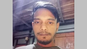 মুন্সীগঞ্জে বাড়ির উঠানে ব্যবসায়ীকে কুপিয়ে হত্যা, মোটরসাইকেলে আগুন