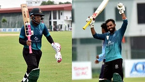 ৫৪ বলে সেঞ্চুরি মুশফিকের, ৬৫ বলে হৃদয়ের