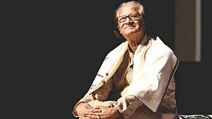 মুস্তাফা মনোয়ার : অভিবাদন পারুলদের ‘শিল্পীভাই’
