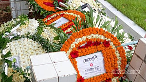 Mustafa Monwar laid to rest in Banani