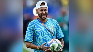 অনুশীলন শুরু করেছেন নেইমার