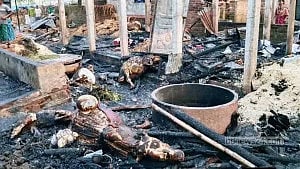নীলফামারীতে আগুনে ৯ ঘর ভস্মীভূত, ক্ষয়ক্ষতি প্রায় ৩০ লাখ