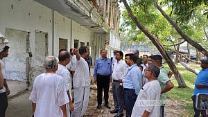 পাবনা মানসিক হাসপাতালে অনুকূল ঠাকুরের স্মৃতিবিজড়িত দুই ভবনের নিলাম স্থগিত
