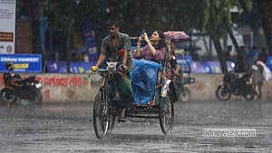 বৃষ্টি-বাদলায় সুস্থ থাকতে