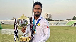রোমাঞ্চ নিয়ে টেস্ট ক্রিকেটের অপেক্ষায় রবিউল