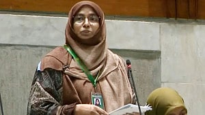 জুলাই হত্যার বিচার ছাড়া ‘ফ্যাসিবাদী’ ব্যবস্থার বিলুপ্তি সম্ভব না: সংসদে শহীদ জাবিরের মা