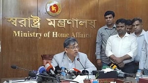বেনজীরকে ফেরাতে দুবাইয়ে কাগজ গেছে তিন দিনের মধ্যে: স্বরাষ্ট্রমন্ত্রী