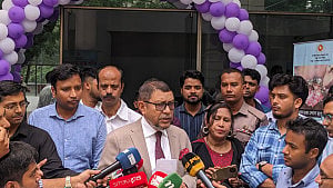 আদ-দ্বীন মেডিকেলের শিক্ষার্থীরা অন্য হাসপাতালে প্রশিক্ষণ নিতে পারবে: স্বাস্থ্যমন্ত্রী