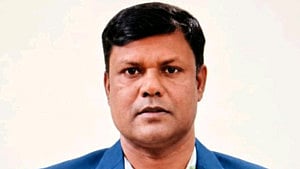 সিরাজগঞ্জে দায়িত্ব পালন অবস্থায় ট্রাক চাপায় পুলিশ সদস্য নিহত