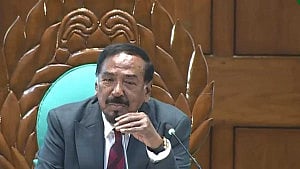 আজ সংসদ অনেক ‘কালারফুল’ দেখা যাচ্ছে: স্পিকার