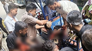 ‘তাজিয়া মিছিল থেকে ধাওয়া দিয়ে’ যুবককে কুপিয়ে হত্যা