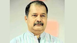 সরকারি সফরে চীনে তথ্যমন্ত্রী