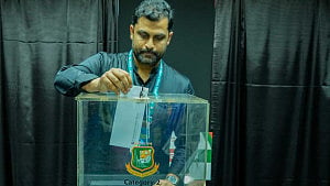 ‘দেখি, বাপের দোয়া থেকে ক্রিকেটের দোয়া করতে পারি কি না’