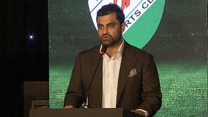 পরিচালকদের ব্যক্তিগত পরিচয় বাইরে রেখে স্টেডিয়ামে ঢুকতে বললেন তামিম