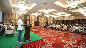 সিঙ্গাপুর, কানাডা নয়, ‘একটু বেটার বাংলাদেশ’ গড়তে চান প্রধানমন্ত্রী