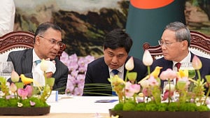 রোহিঙ্গা সংকটের সমাধানে পাশে থাকার প্রতিশ্রুতি চীনের: পররাষ্ট্র উপদেষ্টা