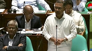বিরোধীদের উন্নয়নকাজ তদারকিতে বিএনপির নারী এমপি কেন? ব্যাখ্যা দিলেন প্রধানমন্ত্রী