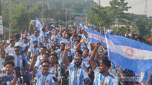ফিফা বিশ্বকাপ: টেকনাফে আর্জেন্টিনা ও শরীয়তপুরে ব্রাজিল সমর্থকদের শোভাযাত্রা