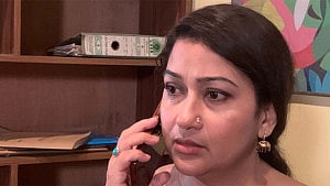 টানাপোড়েনের গল্পের নাটক ‘তবুও জীবন’