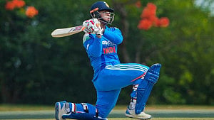 ১১ বলে ফিফটির বিশ্বরেকর্ড, ফাইনালে লঙ্কান বোলিং গুঁড়িয়ে সুরিয়াভানশির ২৯ বলে ৯৪