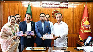 ফুটবল বিশ্বকাপ: স্মারক ডাক টিকেট উন্মোচন