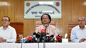 শেখ হাসিনার সাক্ষাৎকার প্রচার করা সংবাদমাধ্যমগুলোকে সতর্ক করা হবে: তথ্য উপদেষ্টা