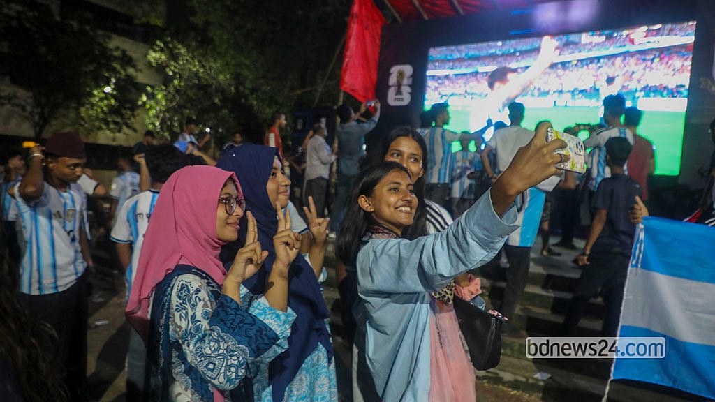 রাত জেগে খেলা দেখায় পরদিন ক্লান্তি? চনমনে থাকার রয়েছে কৌশল
