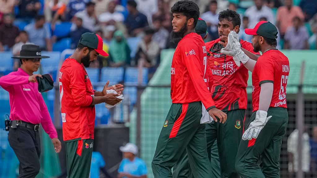 কনোলিকে দ্রুত ফেরালেন নাহিদ