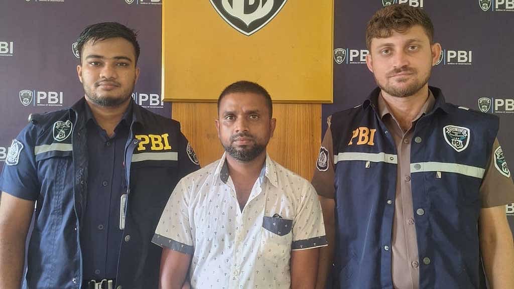 বাবাকে খুন করে লাশ গুমের ঘটনায় গ্রেপ্তার ছেলে বেলাল হোসেন। ছবি: পিবিআই
