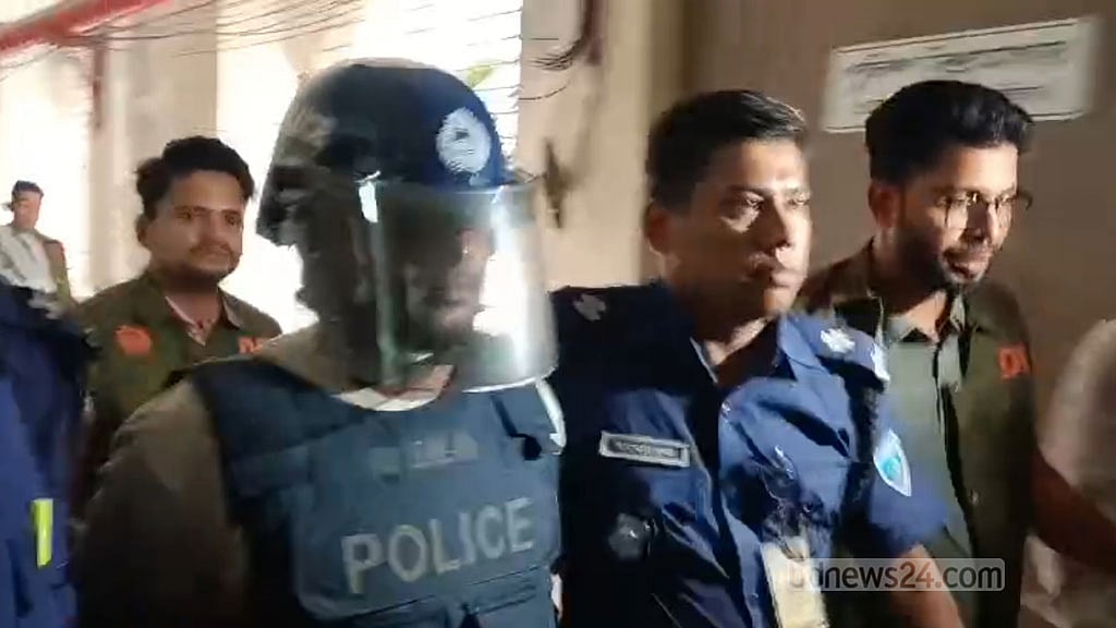 ধর্ষণ ও ভ্রূণ হত্যা মামলা: শিবির নেতা জিসান হাসপাতাল থেকে কারাগারে