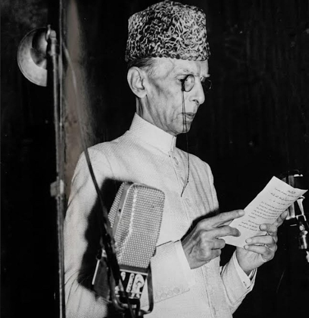 ১৯৪৭ সালের ১১ অগাস্ট মুহাম্মদ আলী জিন্নাহর বিখ্যাত ভাষণে পাকিস্তানে সব নাগরিকের সমতার প্রতিশ্রুতি দেওয়া হয়েছিল। তবে বাস্তবে এই প্রতিশ্রুতি বিচ্যুত পাকিস্তানে ধর্মীয় সংখ্যালঘুদের অবস্থান ক্রমশ প্রান্তিক হয়েছে।