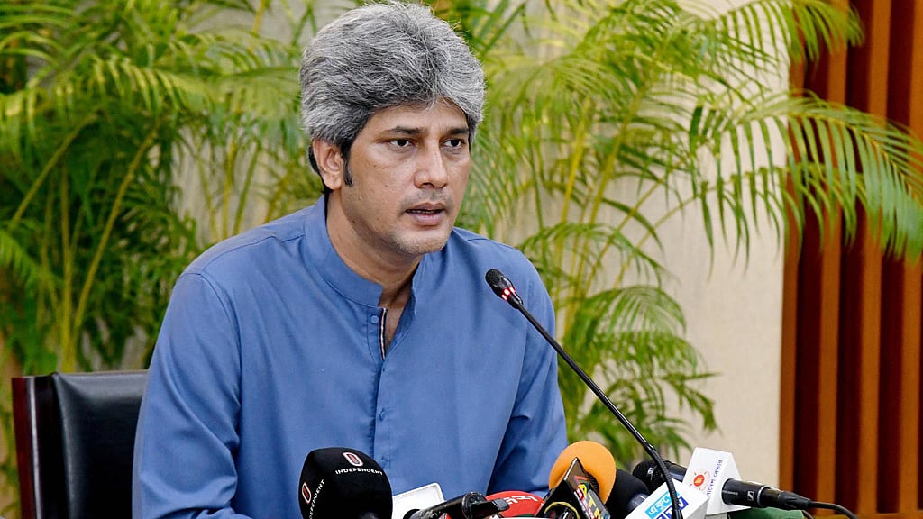 রাজধানীর শেরেবাংলা নগরে পরিকল্পনা মন্ত্রণালয়ের সভাকক্ষে একনেক বৈঠক নিয়ে ব্রিফিং করেন পরিকল্পনা প্রতিমন্ত্রী জোনায়েদ সাকি। ছবি: পিআইডি