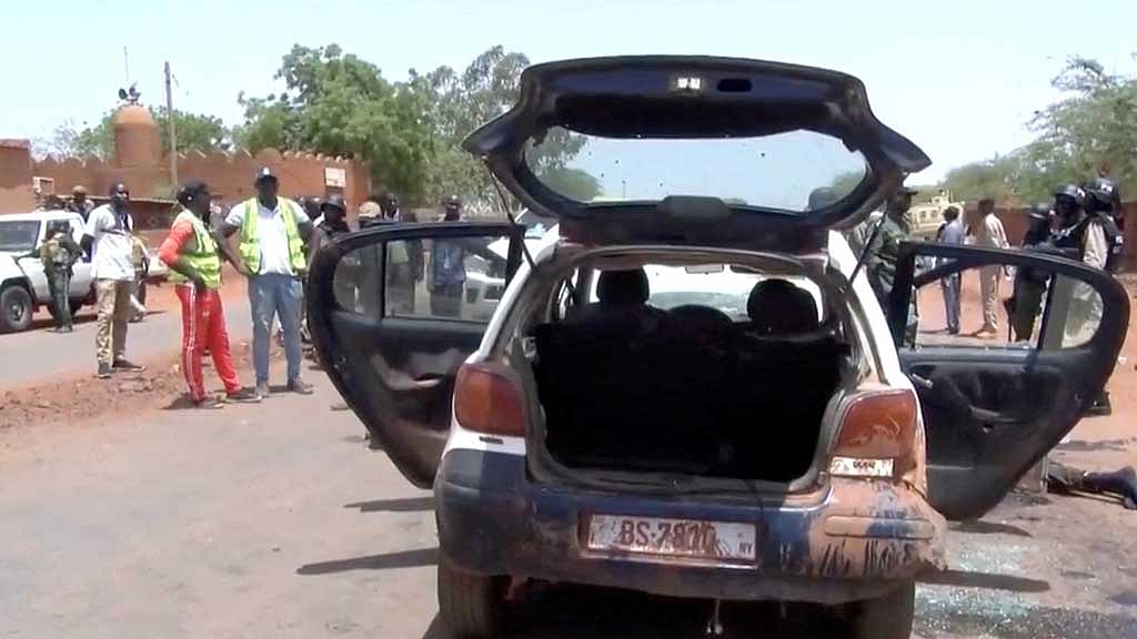 Niger airport attack kills 35: BBC
