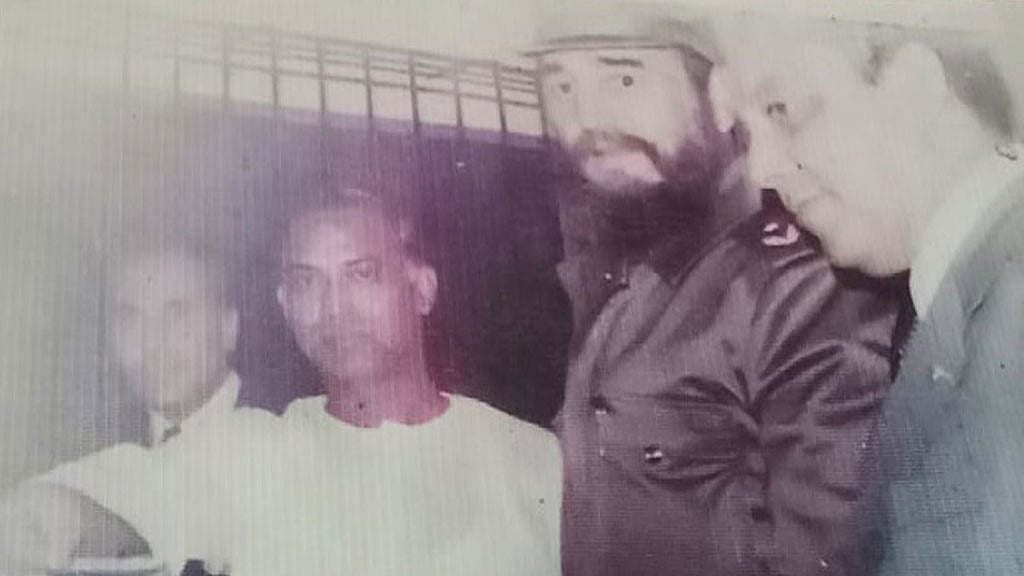 ফিদেল ক্যাস্ট্রোর সঙ্গে জিয়াউর রহমান।