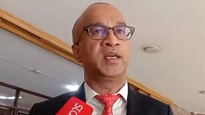 পাচারের অর্থ ফেরত প্রক্রিয়া ‘চলমান রাখবেন’ গভর্নর: এবিবি চেয়ারম্যান