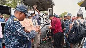 13 die in Bagerhat bus crash