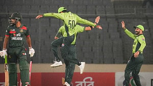Pakistan thrash Tigers in big win