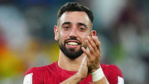 Sweden keep WC hopes alive
