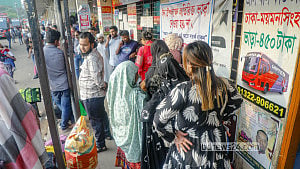 বাসে বাড়তি ভাড়া, বিভিন্ন এলাকায় জরিমানা