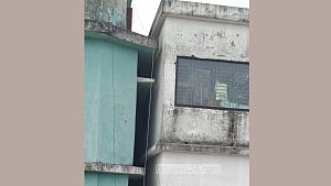 Leaning building sparks panic in Chandpur