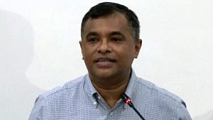 Govt again rules out fuel crisis