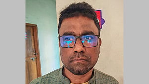 গাইবান্ধায় উপবৃত্তির কথা বলে ছাত্রীকে ধর্ষণের অভিযোগে অধ্যক্ষ গ্রেপ্তার