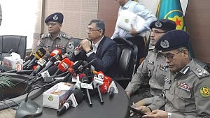 Govt plans list of extortionists, armed criminals