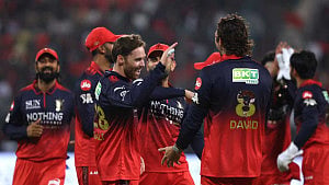 রান উৎসবে কোহলিদের জয় দিয়ে শুরু আইপিএল