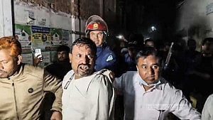 Lawyer accused of killing wife, torching body