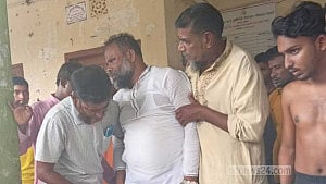 ভিজিএফের তালিকায় অনিয়মের অভিযোগে কুড়িগ্রামে চেয়ারম্যানকে মারধর