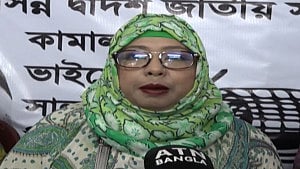 সাবেক স্বরাষ্ট্রমন্ত্রী কামালের স্ত্রীর দুই সঞ্চয়ী হিসাব অবরুদ্ধ